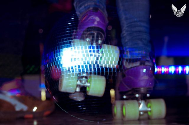 Bailar y patinar es posible en España vuelve la moda de la ‘Roller disco’