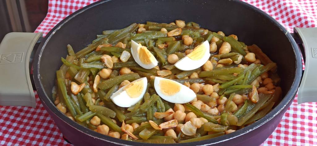 Borraja Con Garbanzos Más Fácil Y Rápido Que El Potaje, E Igual De Rico