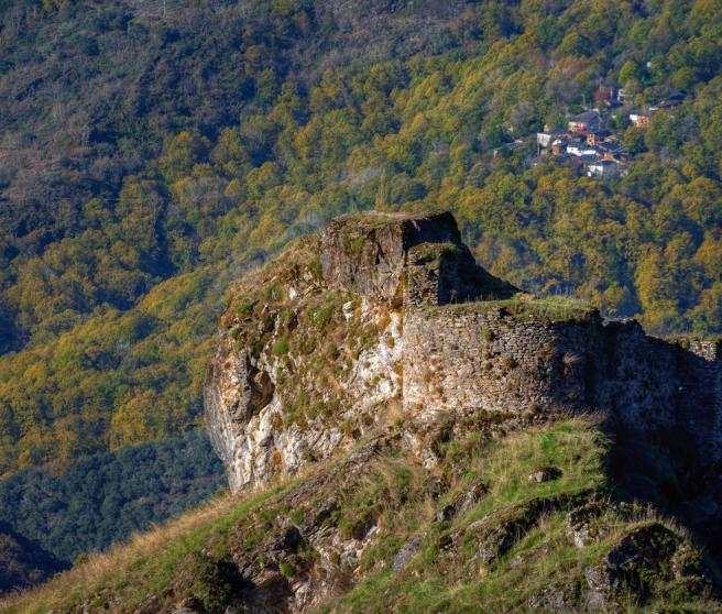 En Lugo, El Castillo De Carbedo