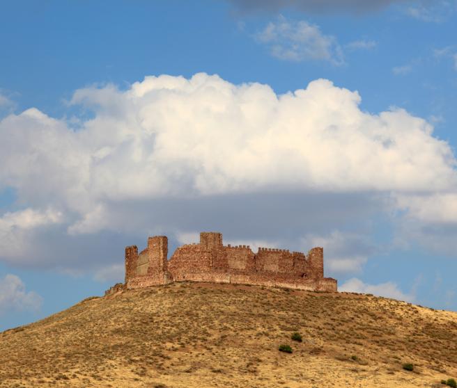 En Toledo, El Castillo De Almonacid