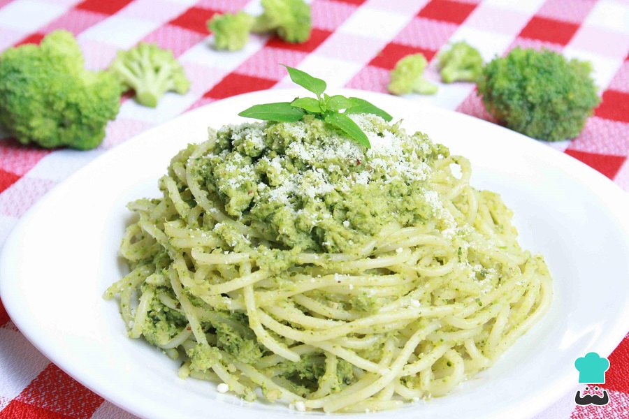 Cuarto Paso Sirve La Pasta Y Añade Queso