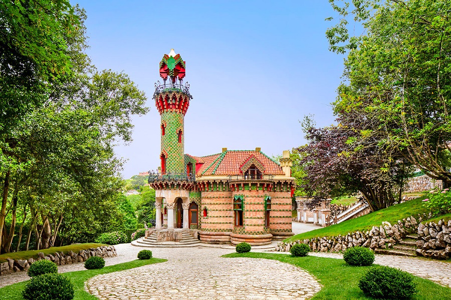 Las Joyas De Gaudí Que Puedes Visitar Sin Ir A Cataluña