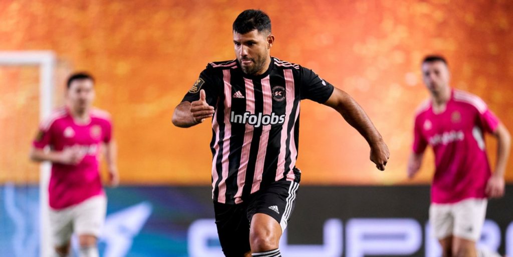 ¿En Dónde Juegan Normalmente Los Equipos?
