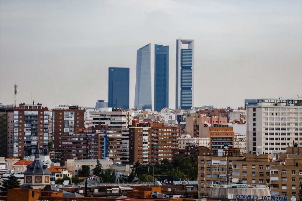 Madrid Se Convierte En La 'Meca' Del Paro Tras Una Subida Del 16,15% En 2022 2 El Sector Privado, El Salvador Del Paro