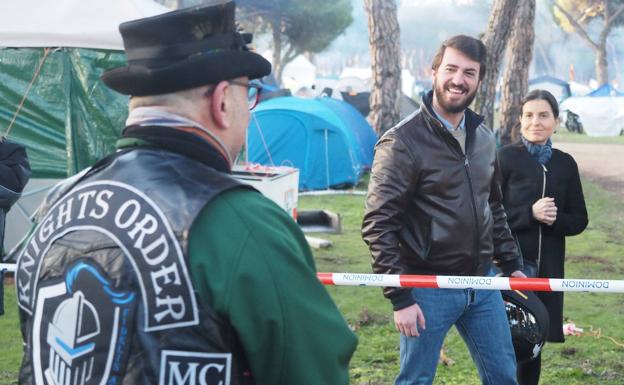 Juan García Gallardo Hace El &Quot;Ridículo&Quot; En Pingüinos