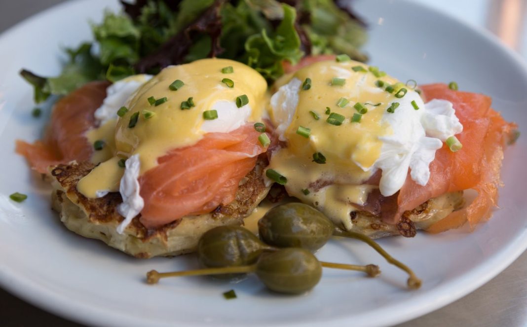 Huevos poché el sencillo truco para que queden perfectos