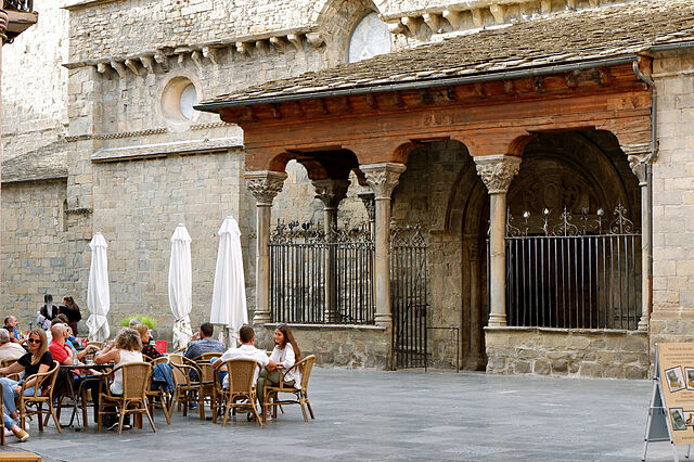 Plazas De Pueblos De España Con Encanto