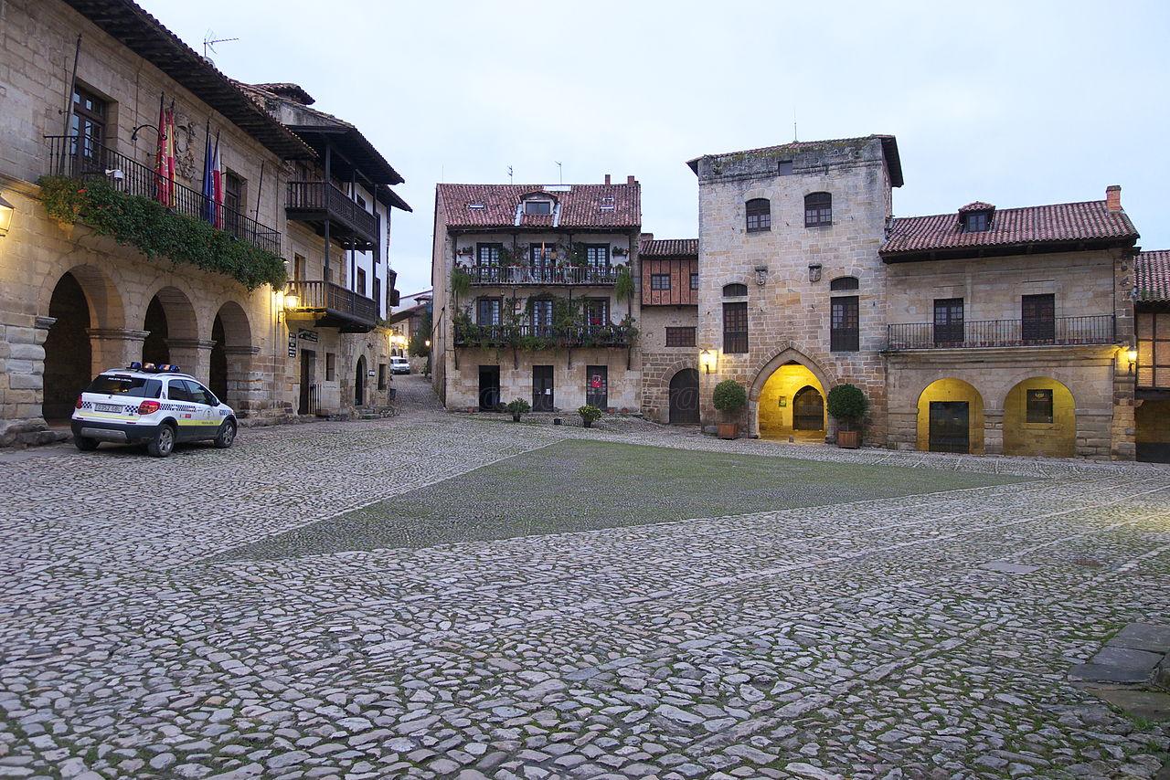 Plazas De Pueblos De España Con Encanto