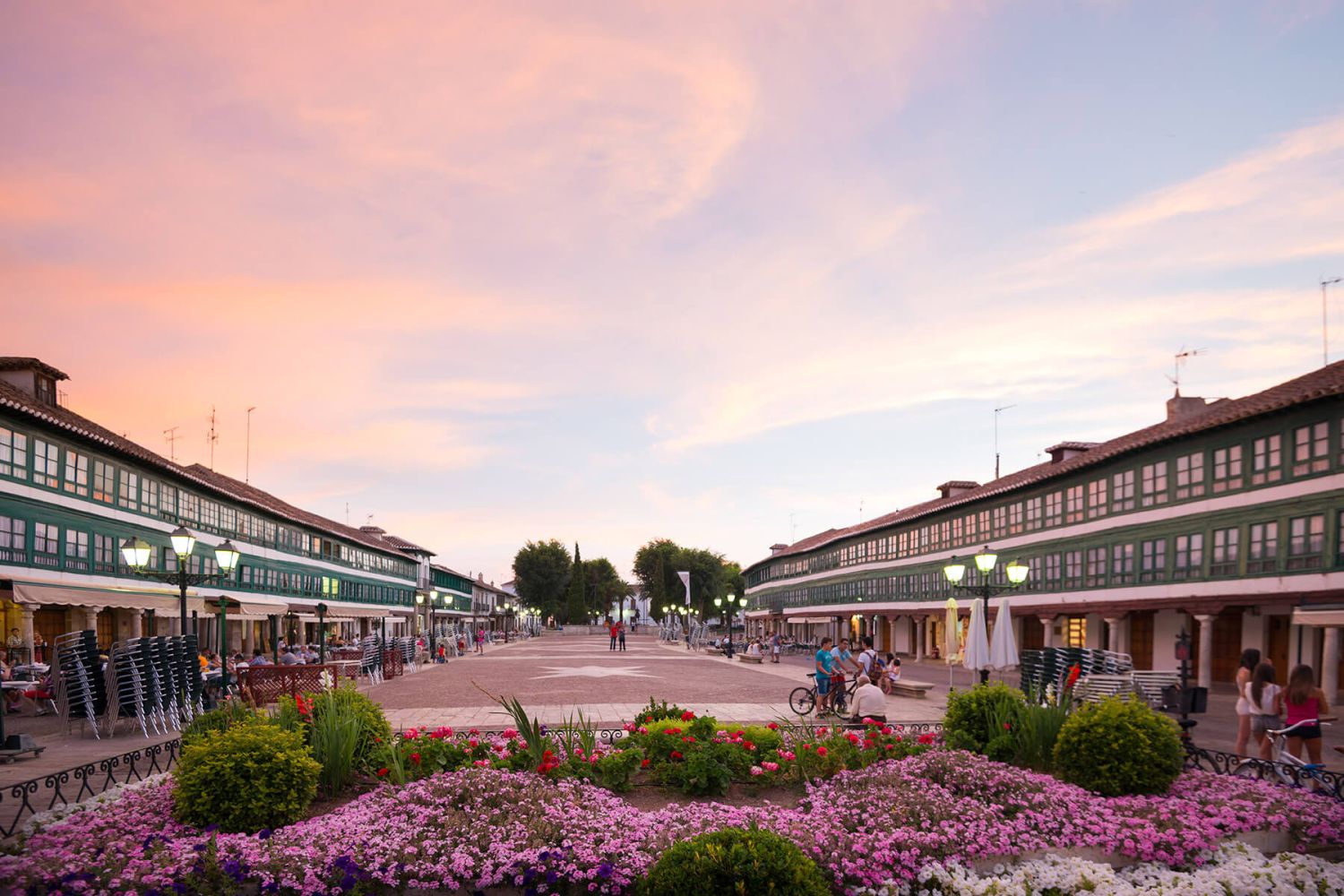 Plazas De Pueblos De España Con Encanto
