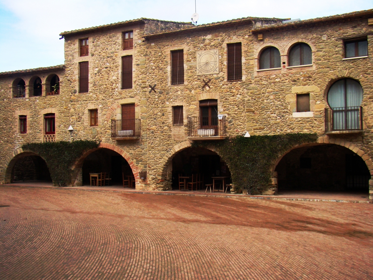 Plazas De Pueblos De España Con Encanto