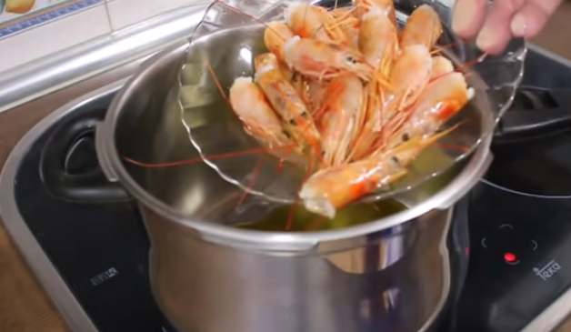 El truco para hacer un arroz negro de rechupete