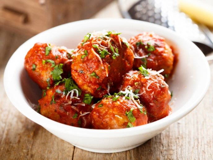 Elaboración De La Salsa De La Receta De Albóndigas