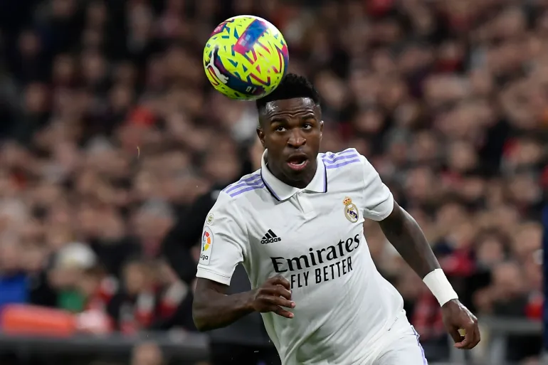 Los Blancos Se Acercan Al Galo 