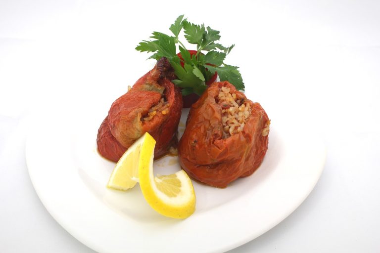 Los pimientos del piquillo rellenos con el que comer como un rey