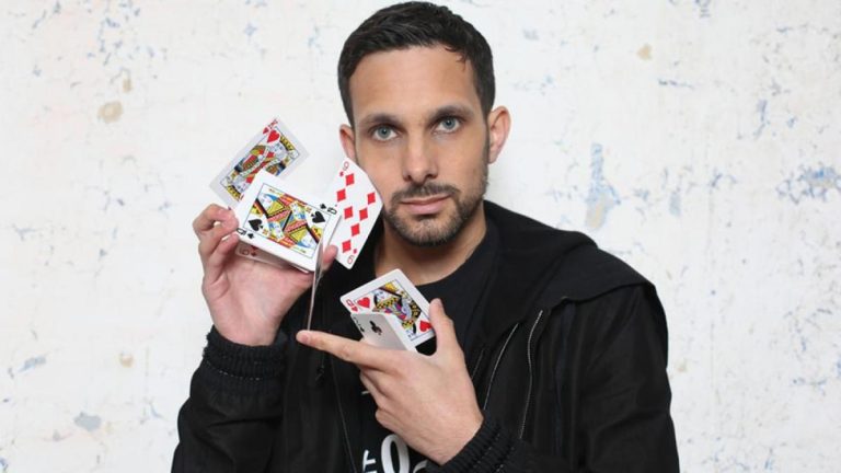 Los trucos de magia más asombrosos y cómo se hacen