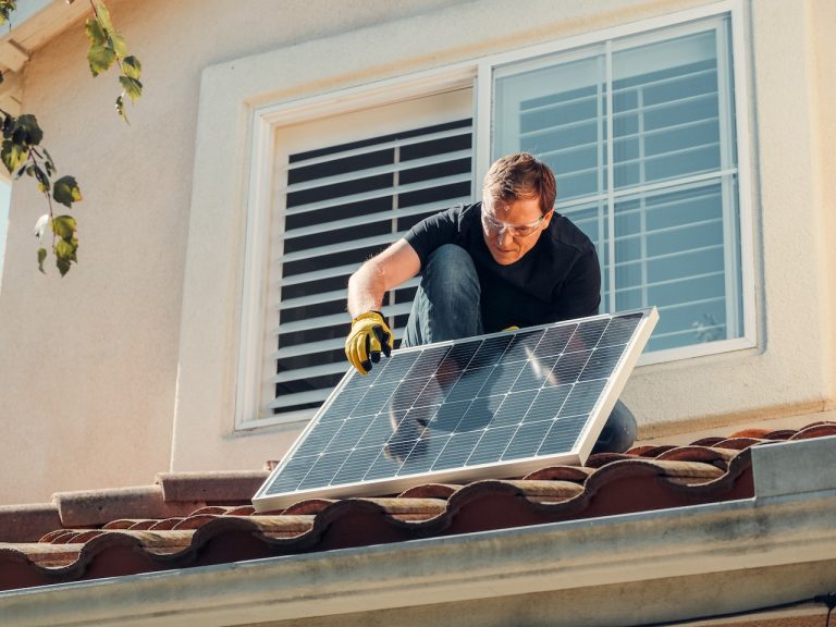 Paneles solares: ¿merece la pena su instalación en casa?
