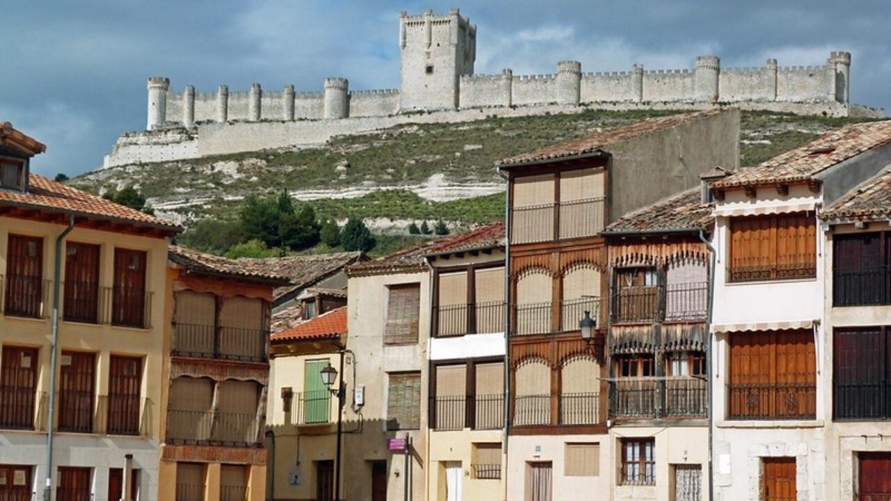 Pueblos De España Que Debes Visitar Peñafiel