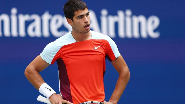 Carlos Alcaraz siembra la inquietud en su llegada a Montecarlo