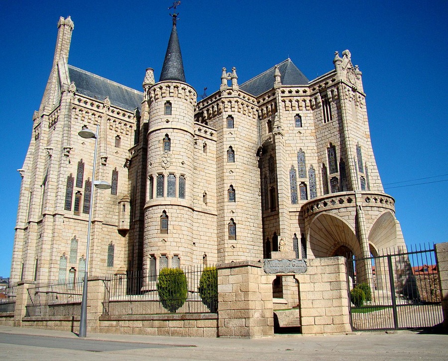 Las Joyas De Gaudí Que Puedes Visitar Sin Ir A Cataluña