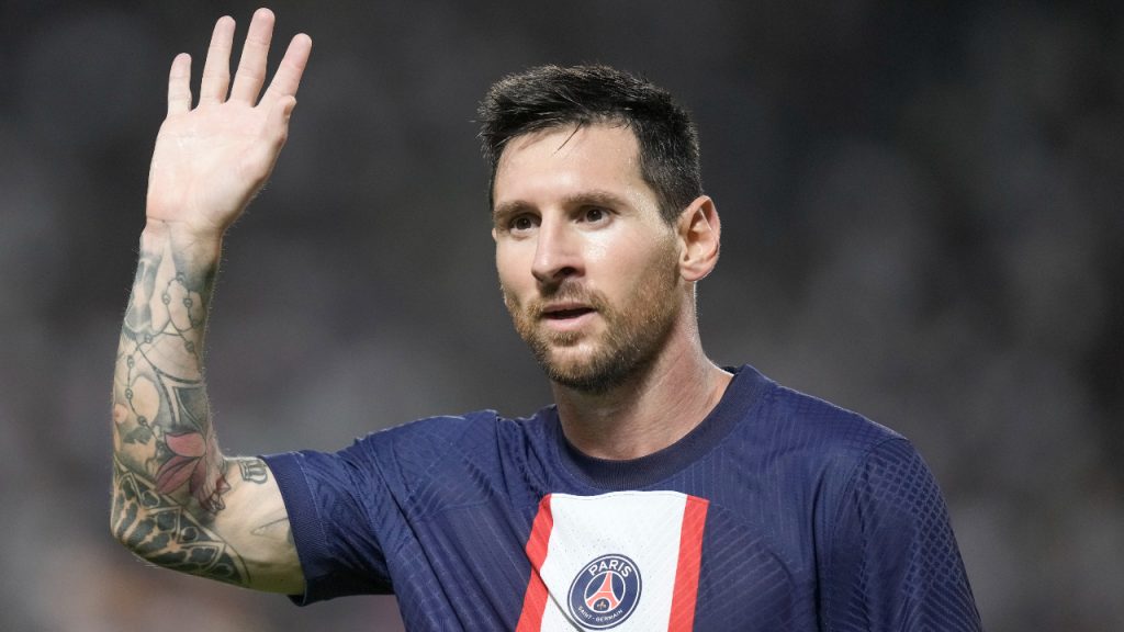 Quieren Que Messi Tenga Un Sueldo Similar Al De Cristiano Ronaldo