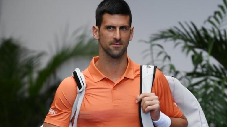 Djokovic se queja de la presión interna para que se retire ya