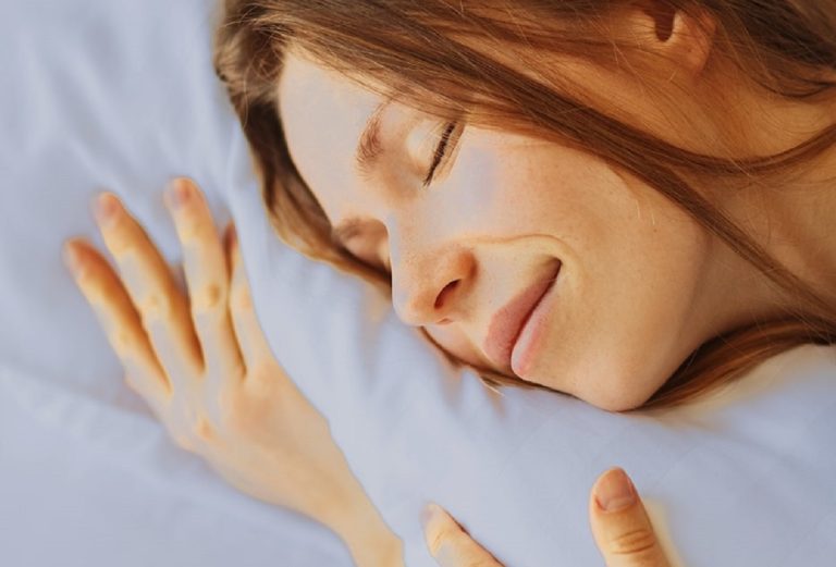 Una almohada anti dolores es todo lo que necesitas, descubre sus beneficios