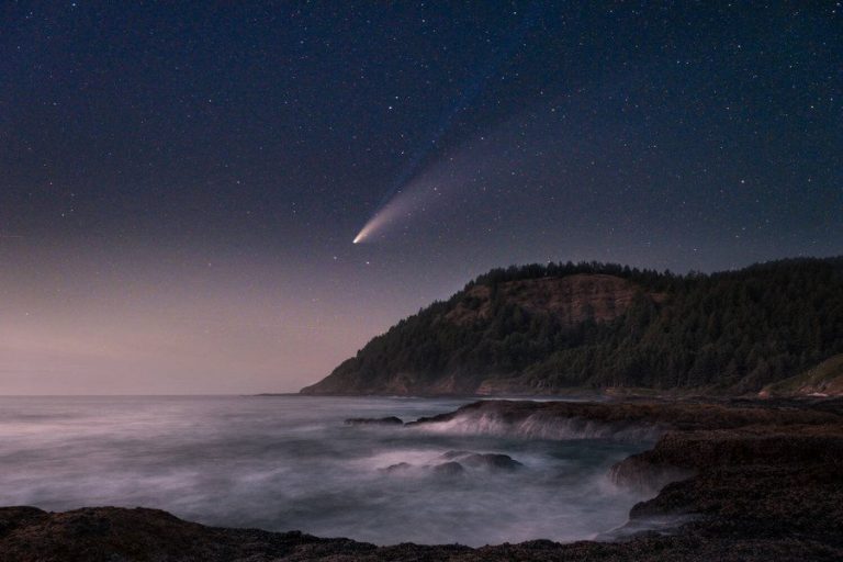 Dónde será visible el «cometa verde» que solo se acerca a la Tierra cada 50.000 años