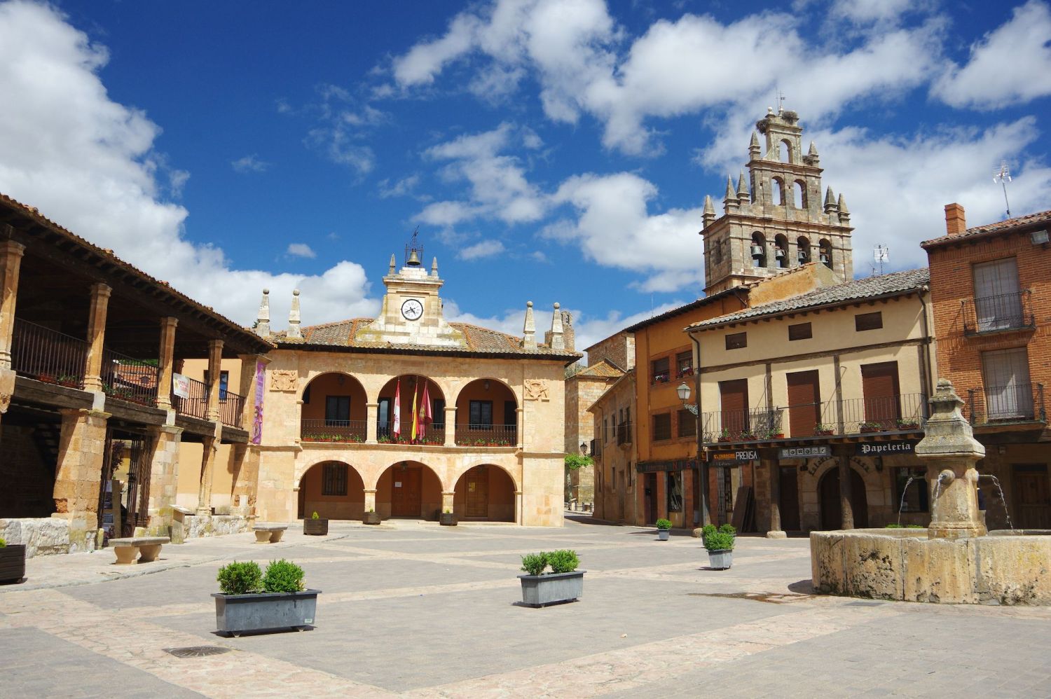Pueblos De España Ayllón El Arte En Segovia