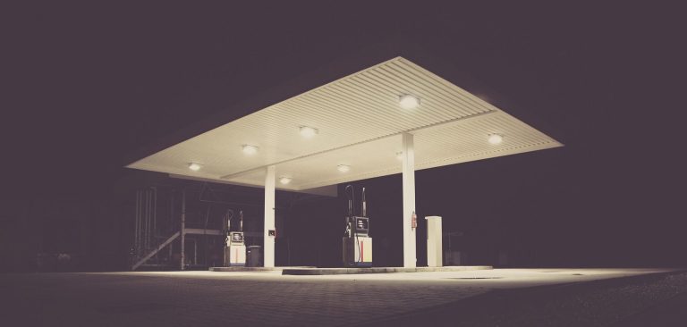 Estaciones de servicio, parkings, quioscos, bodegas o maquinaria agrícola en estos directorios