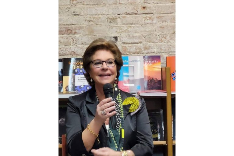 Una novela de Gloria López de María, el éxito de Cuando el Sol se Apaga