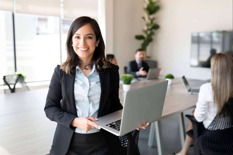 Ventajas y diferencias entre la gestoría online y la gestoría presencial, por Doiser