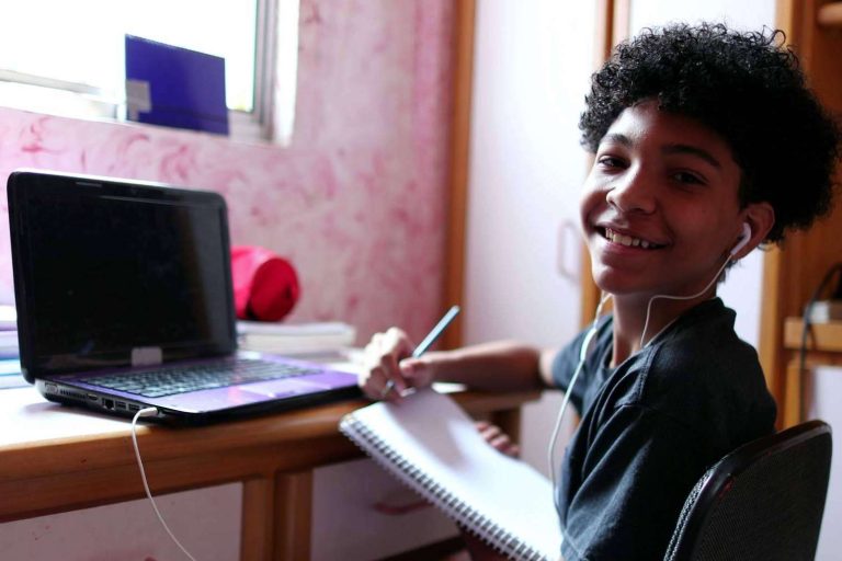 La formación en programación para pequeños y jóvenes es fundamental para un futuro digital, por Happy Code