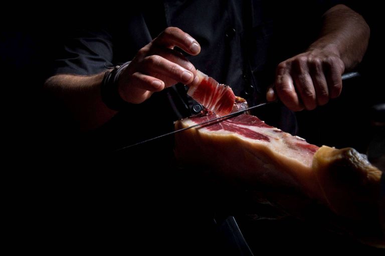 Jamón y Pico sobre cómo conservar y cortar un jamón ibérico