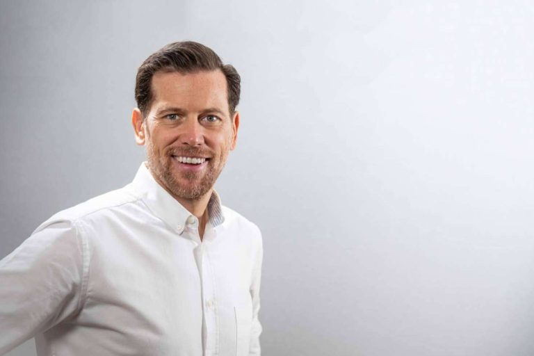 La ‘ejemplaridad digital’ del empresario como estrategia para la captación de clientes B2B en 2023, con AGLV