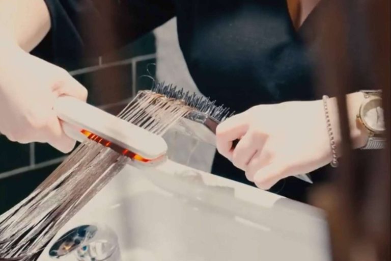 El tratamiento efecto bótox cabello para eliminar el encrespado, con Level Hair Salon