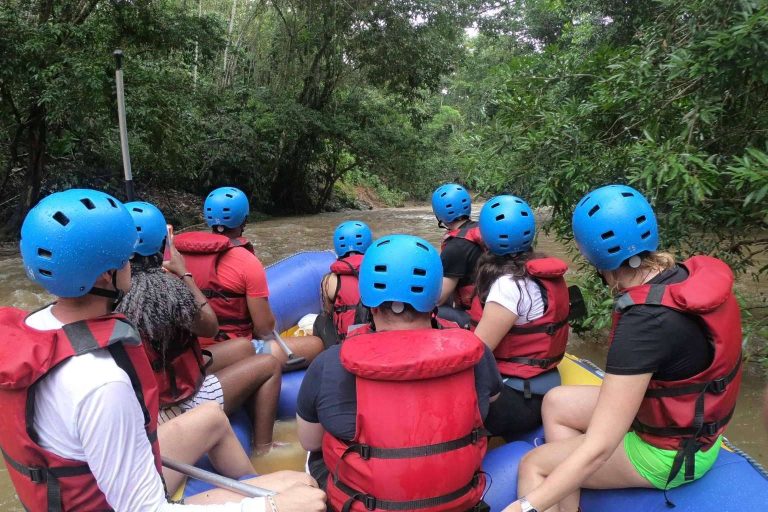 La importancia de viajar con un operador con experiencia en Colombia, con Transfers & Tours