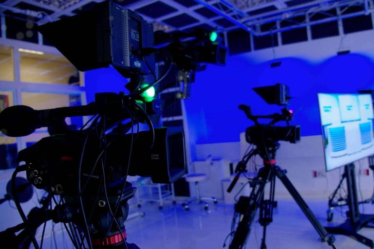 La destacada productora audiovisual de Excelencia Médica TV, CMP, inaugura nuevo plató de televisión en Madrid