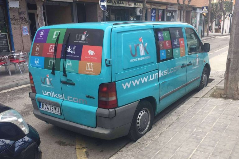 Publicidad JR ofrece a los clientes impresión digital en una variedad de materiales