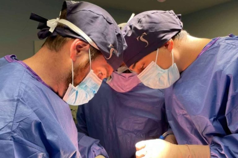 El Doctor Soler logra con éxito la primera cirugía de prótesis de cadera bilateral en España con la técnica Directo Superior mínimamente invasivo
