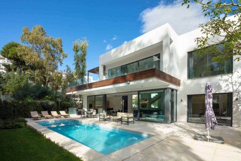Encontrar la villa de lujo más espectacular de toda Marbella es posible gracias a Zeuthen & Company