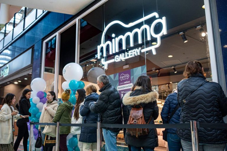 60 butacas a 1 €, la promoción de Mimma Gallery en su llegada a Vitoria
