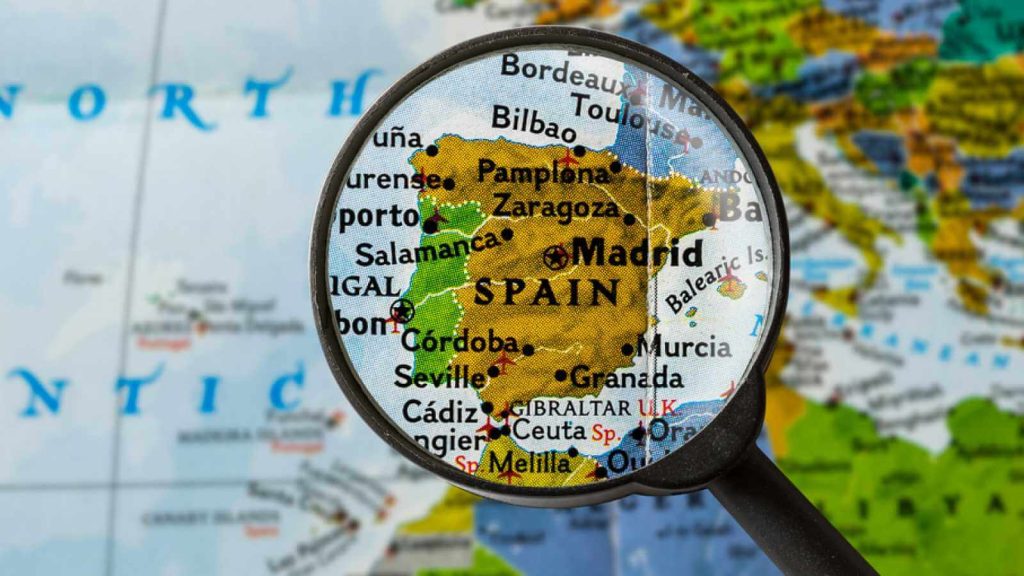La Solución No Está En El Aeropuerto De Madrid-Barajas, Sino Que Está En Los Pueblos