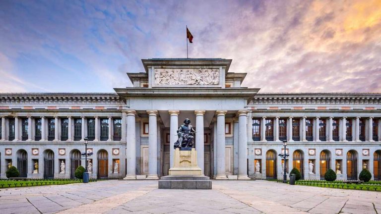 Los museos de El Prado y el Reina Sofía crecen en 2022, pero no gracias a la «culturilla» española