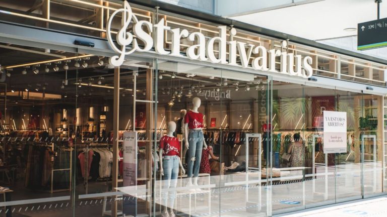 La falda de 30 euros de Stradivarius que parece de alta costura