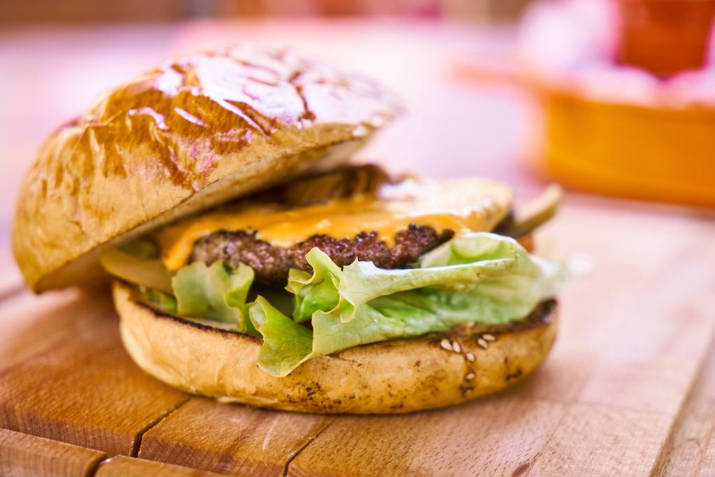 ¿Estás A Dieta Así Puedes Disfrutar De Una Hamburguesa Sin Saltarte El Régimen