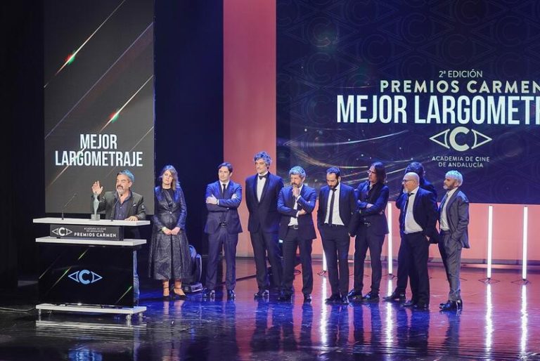 ‘Modelo 77’, de Alberto Rodríguez, triunfa en los Premios Carmen con 13 estatuillas