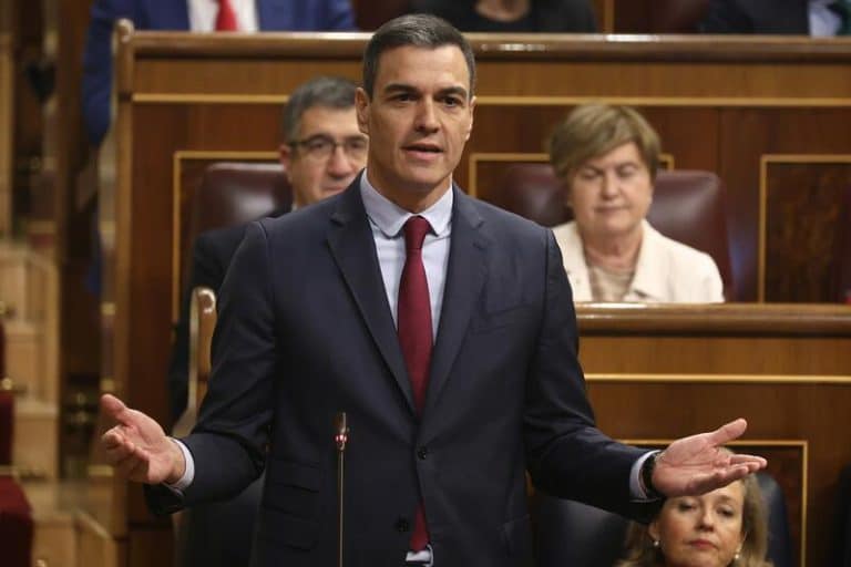 Sánchez acusa a PP de «insultar» a los sanitarios que protestaron en Madrid y Gamarra dice que está alejado de la gente