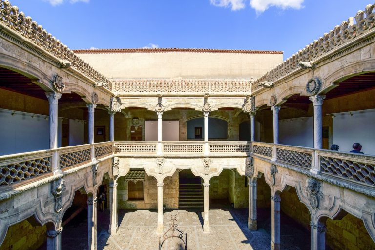 Aprovecha el tren gratis: destinos a Salamanca que no puedes perderte