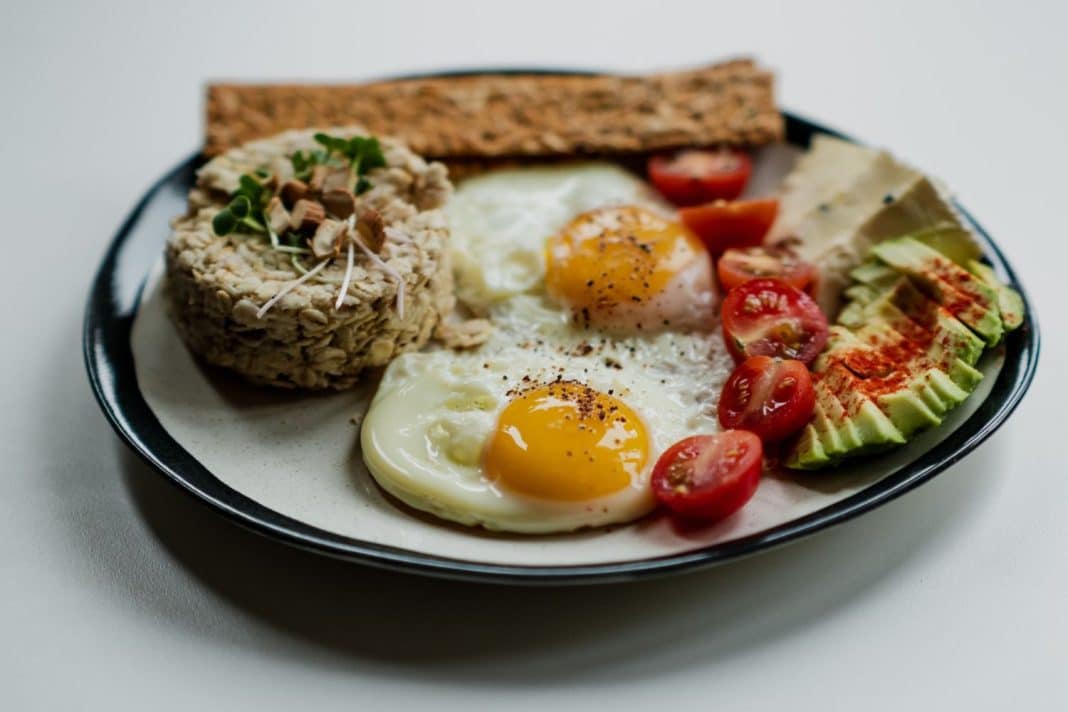 Así prepara Dabiz Muñoz unos huevos fritos perfectos en solo un minuto