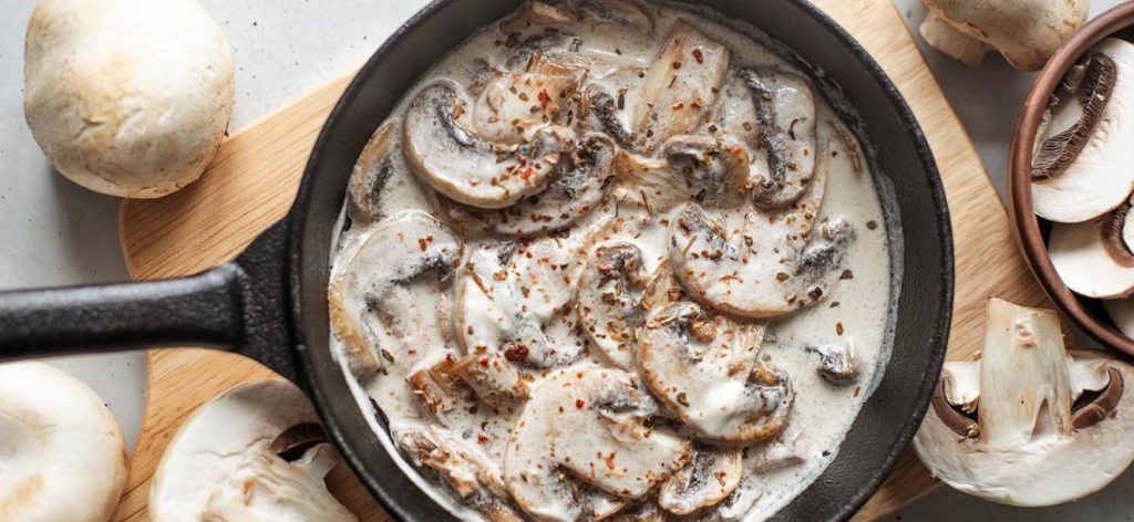 Cocina Los Champiñones Con Cuidado